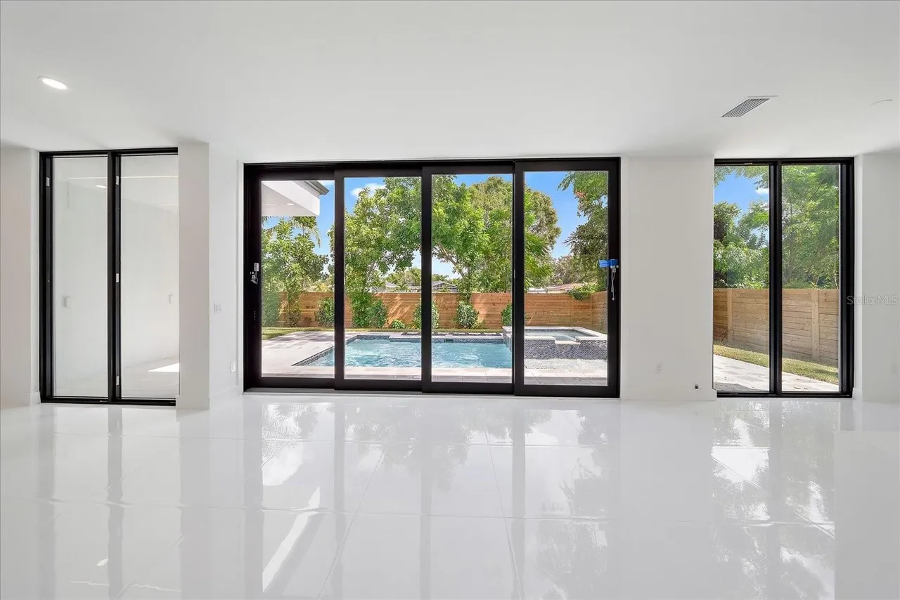 Sarasota residence — photo 8