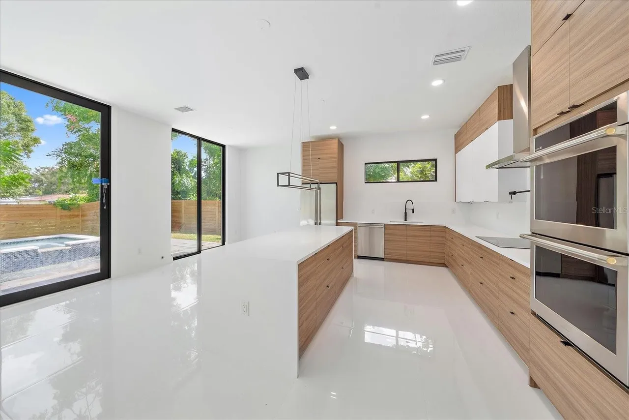Sarasota residence — photo 2
