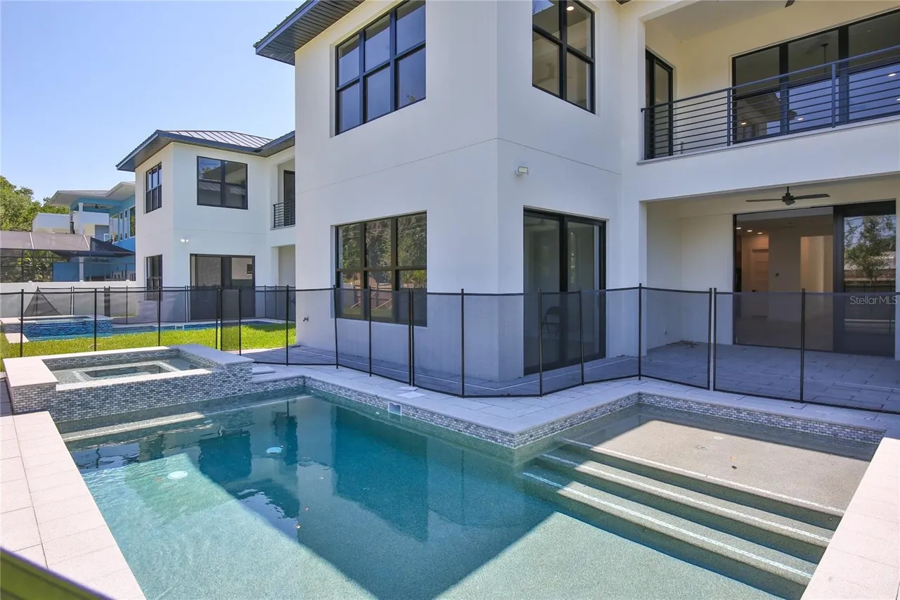 Sarasota residence — photo 2